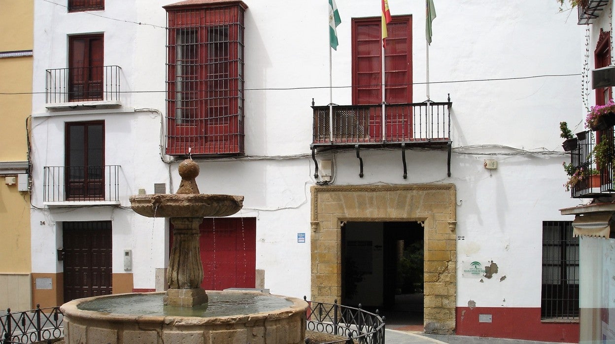 Fachada principal de la Casa Cervantes en Vélez-Málaga