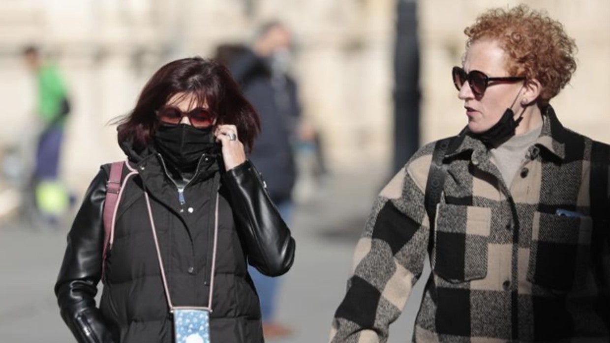 La Junta recomienda el uso continuo de la mascarilla en exteriores