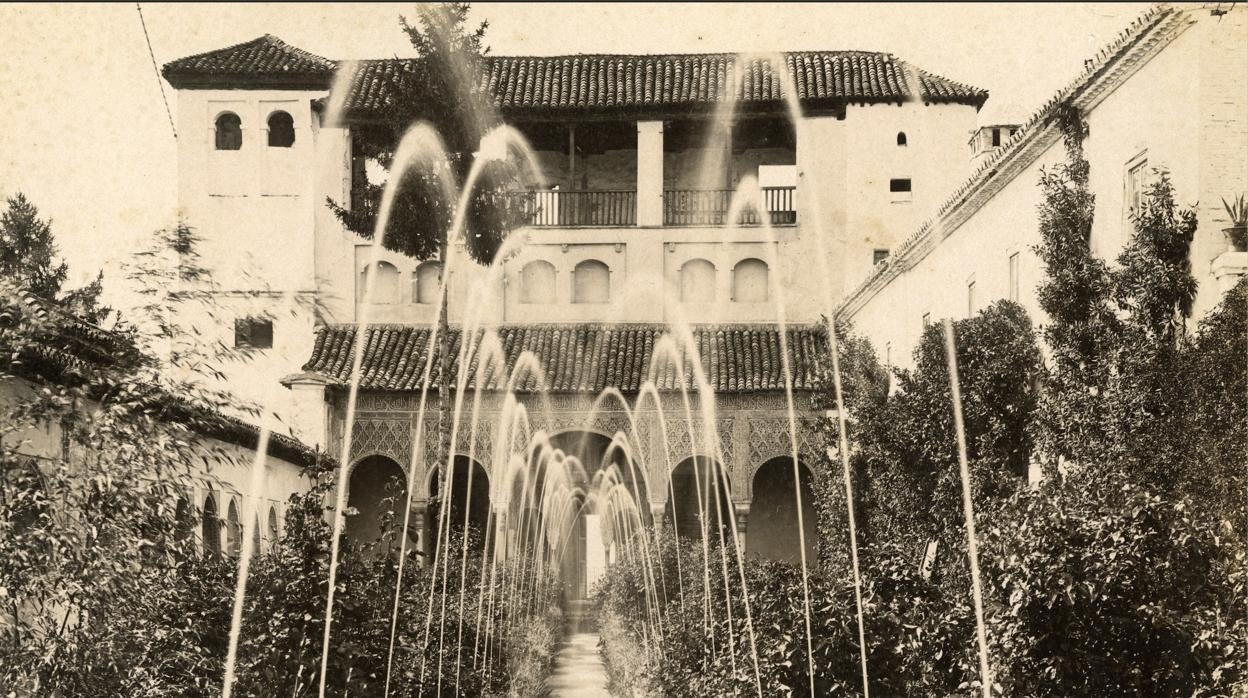 Vista general del patio de la Acequia