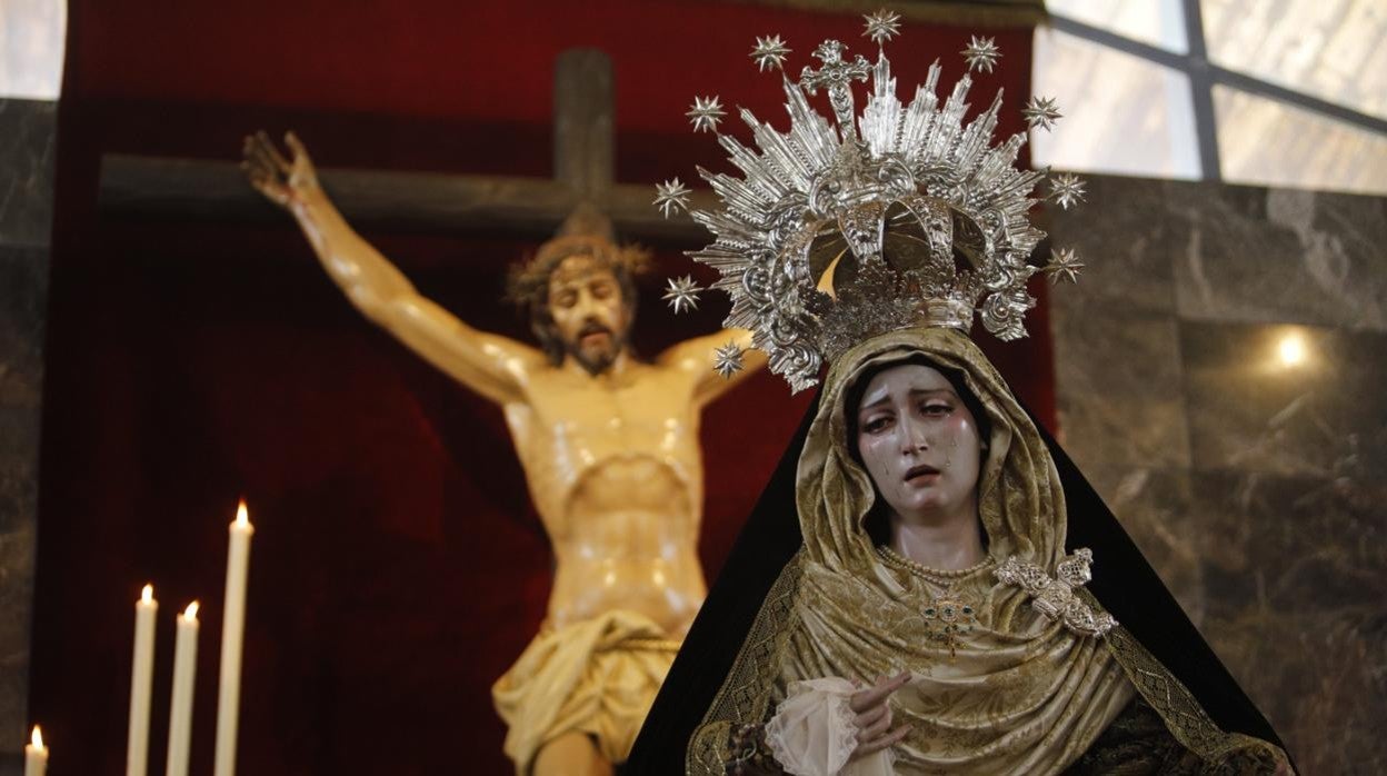 El Santíisimo Cristo de las Lágrimas y María Santísima de las Penas