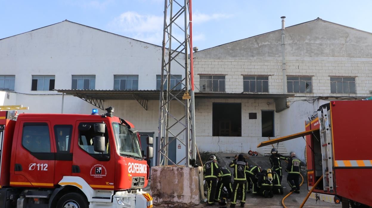 Los bomberos en el lugar del sinistro