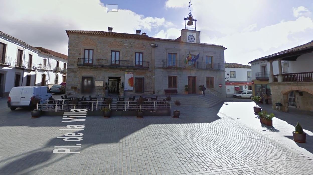 Ayuntamiento y plaza de Dos Torres, en una imagen de Google Maps