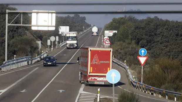 El delegado de la Junta tacha de «excusa» pedir otro trazado para la carretera A-81 en Córdoba