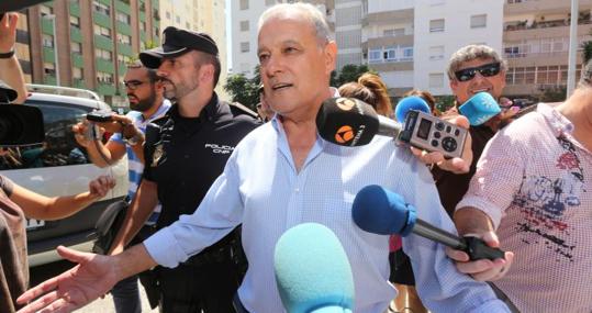 Ángel Ojeda, a su salida del juzgado tras su detención en Sanlúcar en 2014