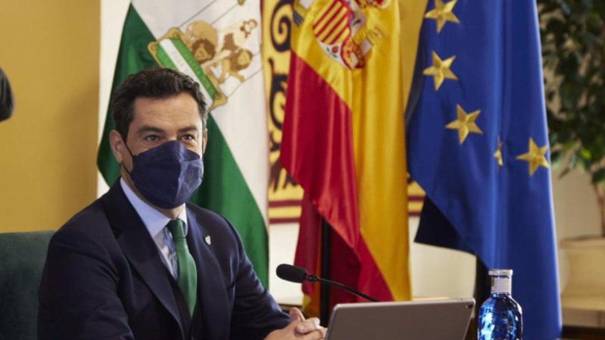 Juanma Moreno durante la celebración del Consejo de Gobierno de la Junta de Andalucía en Linares
