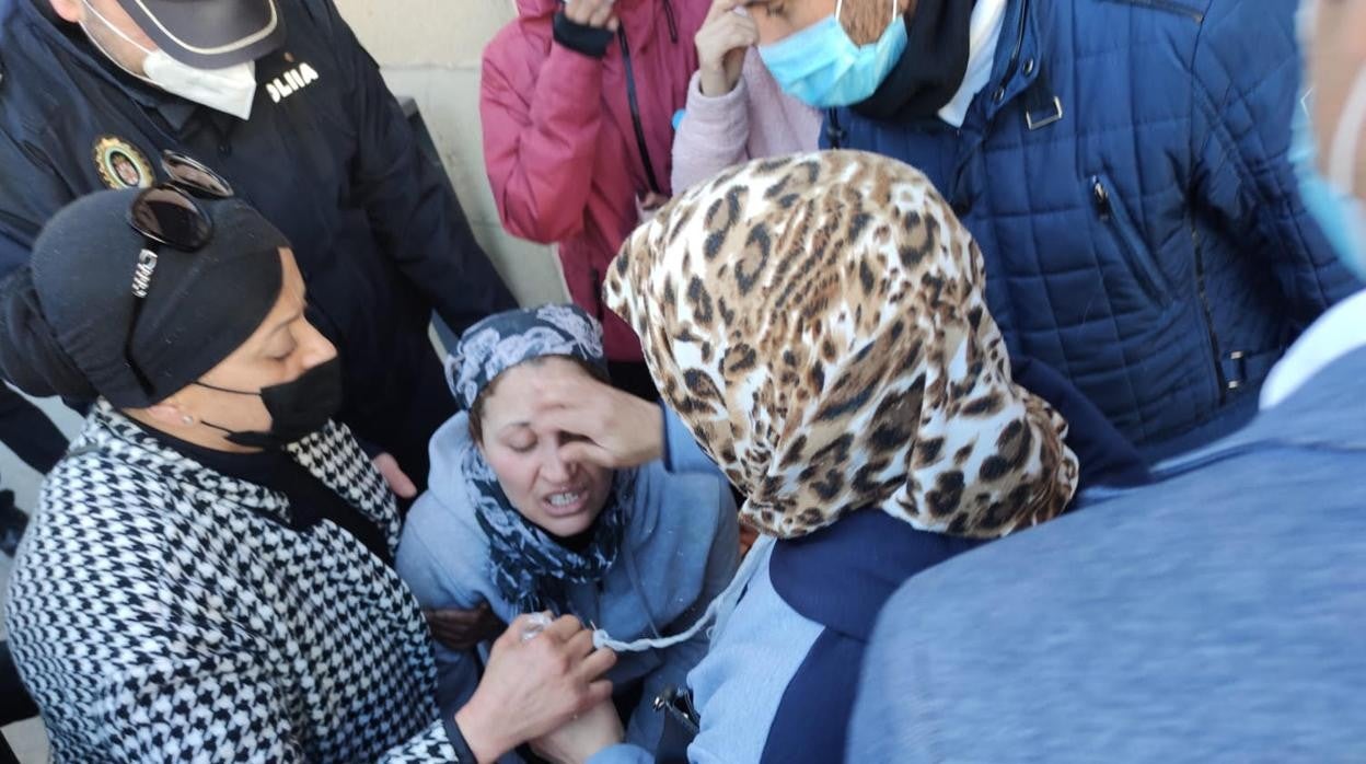 La madre de Jaula ha sufrido un ataque de ansiedad durante la concentración de protesta contra el crimen