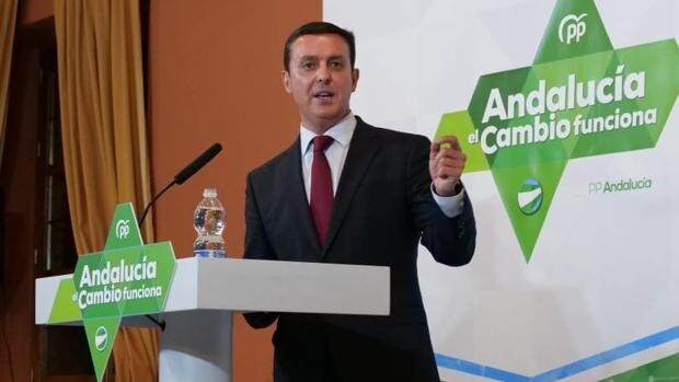 El PP de Almería también deja solo a Casado y exige un congreso ya