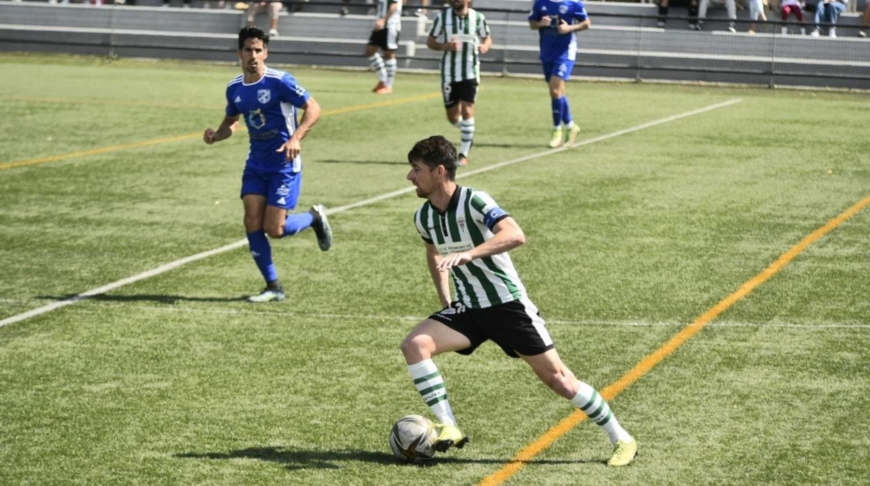Javi Flores, en el partido del Córdoba CF ante el San Fernando
