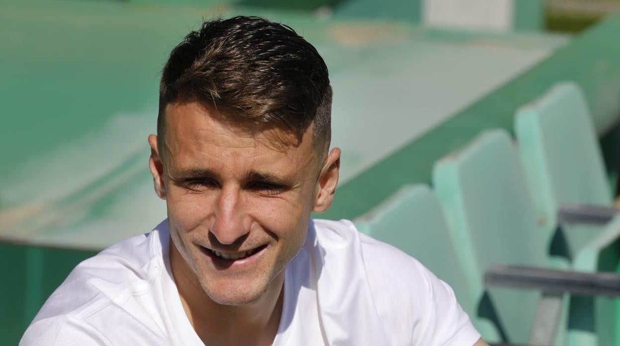 El lateral del Córdoba CF Ekaitz Jiménez, este miércoles, en el estadio El Arcángel