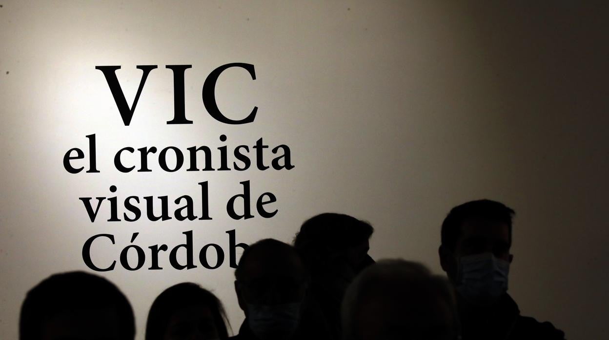 Un momento del estreno de la exposición en homenaje a Vic