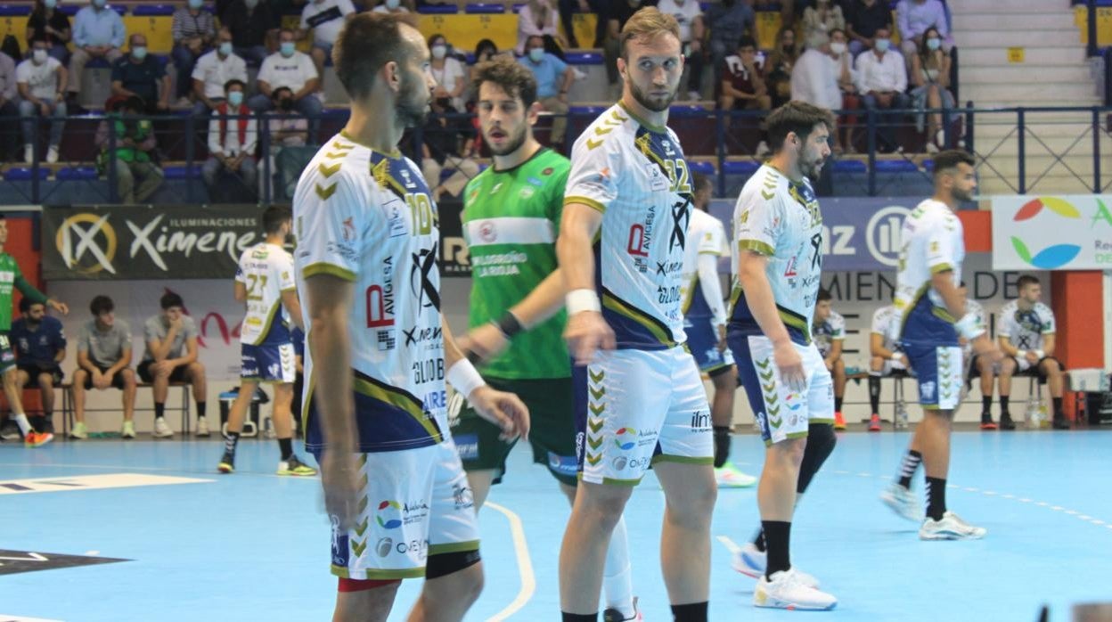 Cuenca, Mitic y Javi García, en un partido del Ángel Ximénez en el Miguel Salas