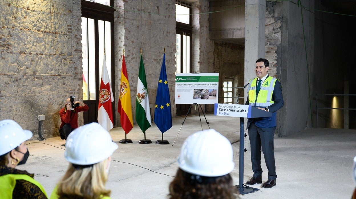 Juanma Moreno durante su intervención en Almería.