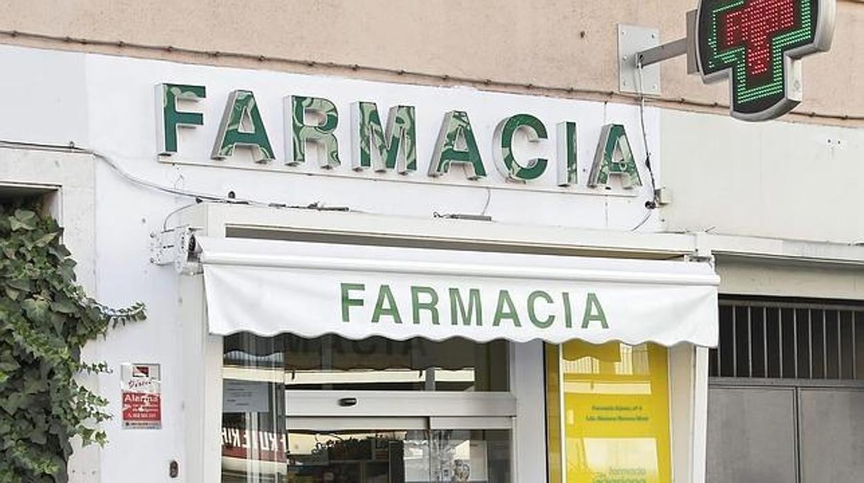 Imagen de archivo de una farmacia en Sevilla