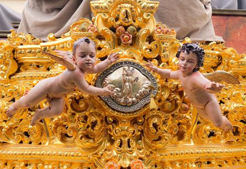 La otra pareja de angelitos situada en el costero