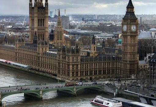 Easyjet reabre su base en Málaga: estos son todos los destinos a los que puedes viajar este verano