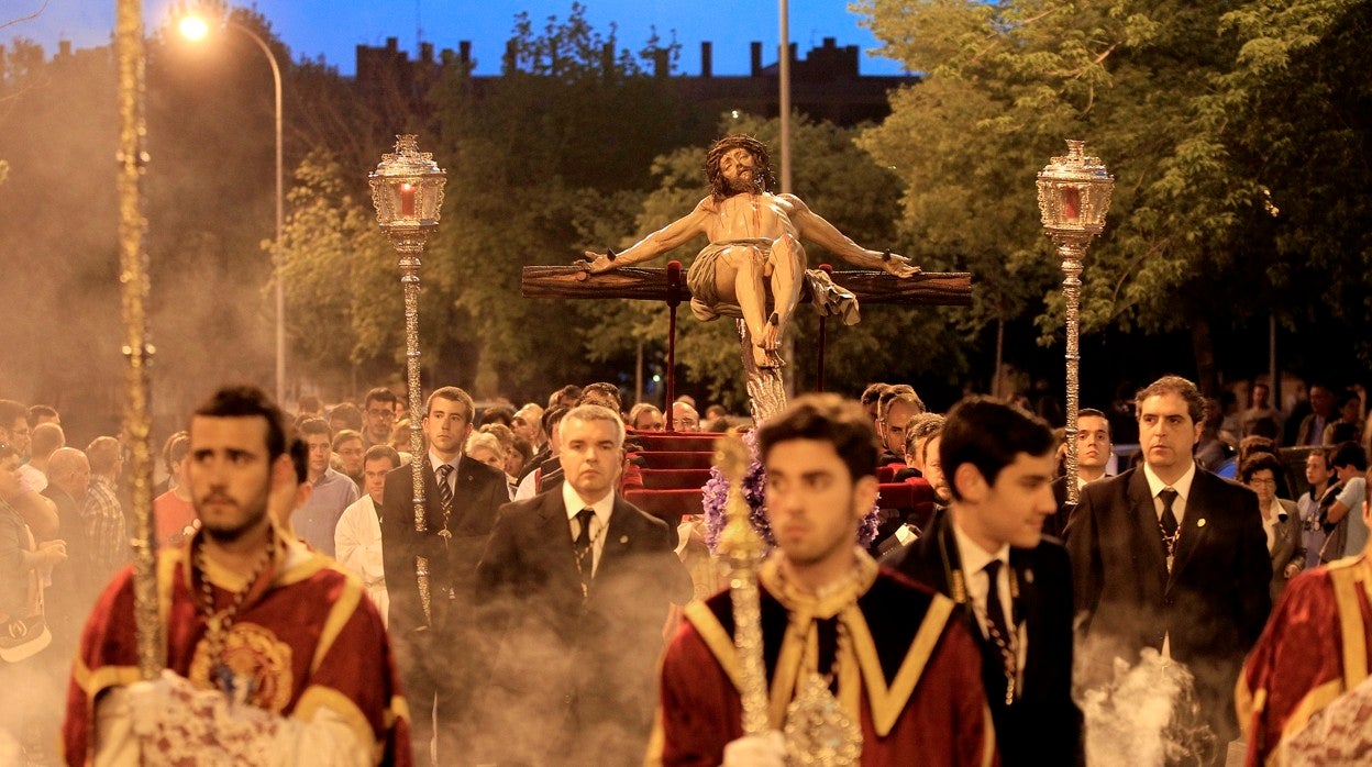 El Cristo de la Luz, en vía crucis por las calles de Córdoba