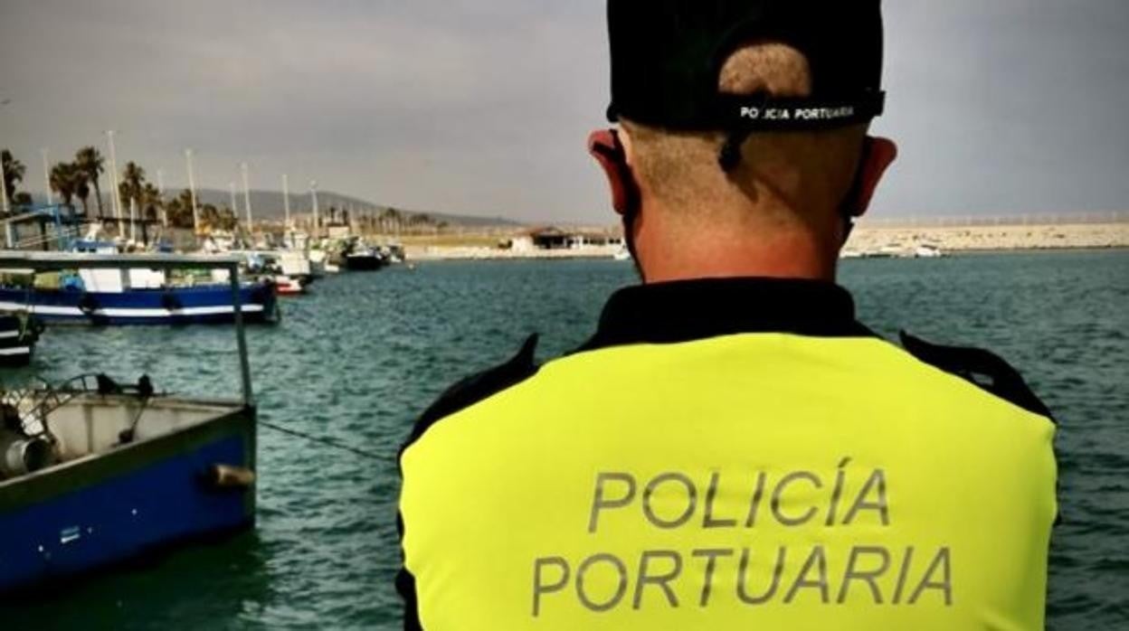 Un policía portuario, en una imagen de archivo