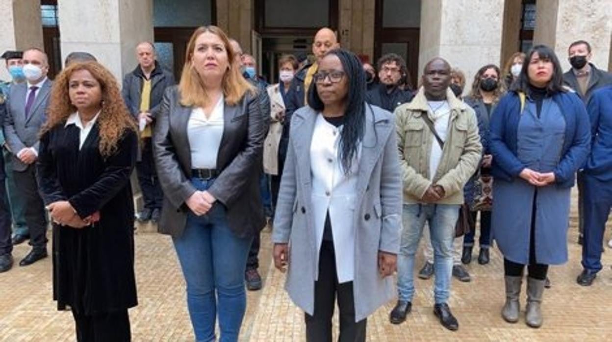 Ángel Rodríguez, en el minuto de silencio guardado hoy en Almería