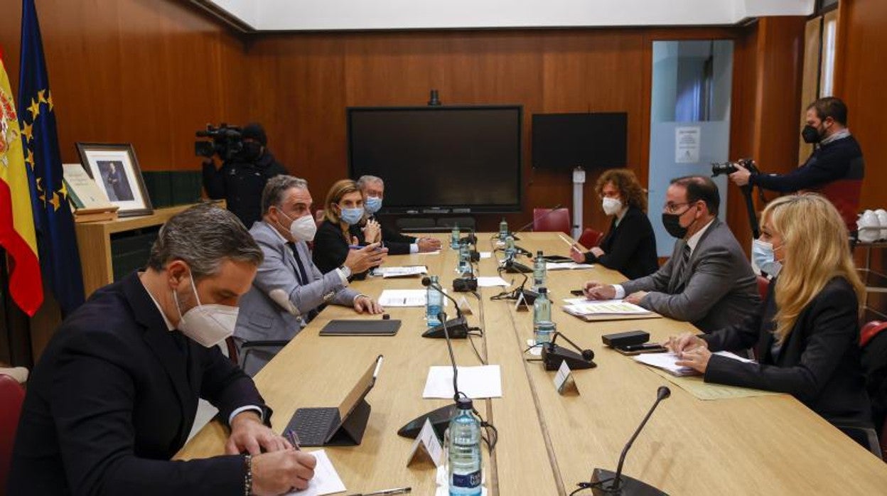 Los responsables de UGT, CEA y CCOO reunidos el 28 de diciembre con consejeros