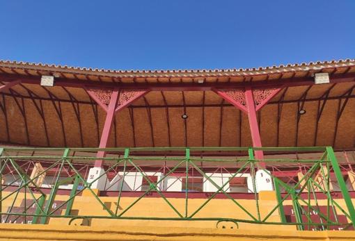 Detalle de la parte superior del coso taurino tras la rehabilitación