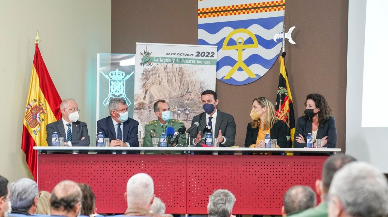 Presentación de La Desértica en la base militar de la Legión en Viator.