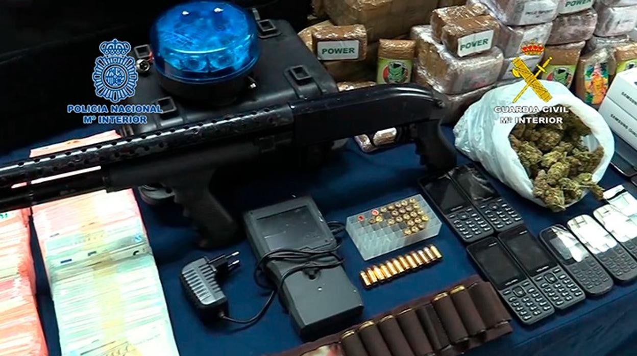 Imágenes de la operación conjunta de la Policía Nacional y la Guardia Civil