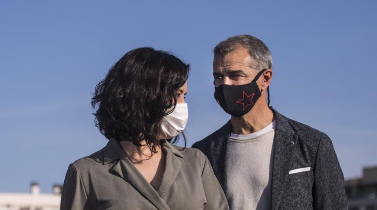 Isabel Díaz Ayuso, junto a Toni Cantó en un acto de la precampaña electoral en Madrid