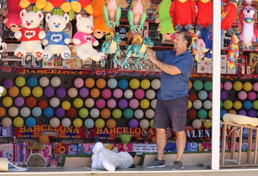 Santiago Simarro, en su puesto en la Feria de Córdoba