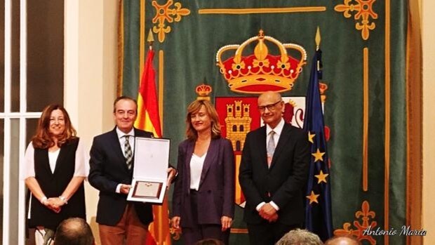 Tres institutos centenarios de Cabra y Córdoba ingresan en la Orden Civil de Alfonso X El Sabio