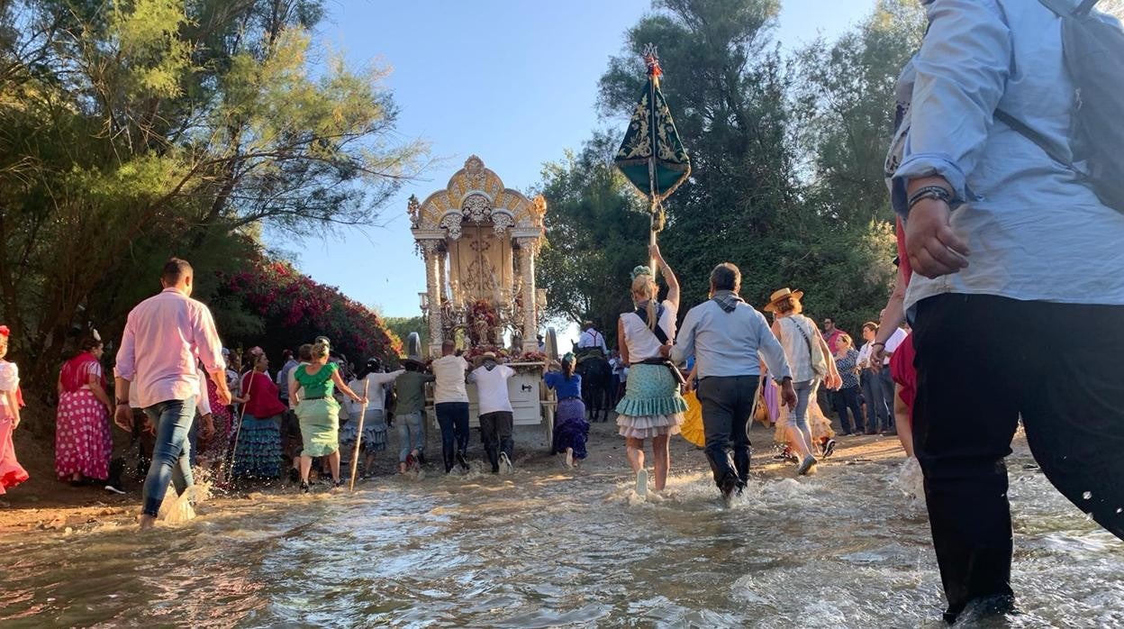 La carreta del Simpecado del Rocío de Córdoba, en el Vado del Quema