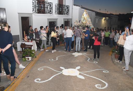 La alcaldesa perpetua, en su procesión por la localidad