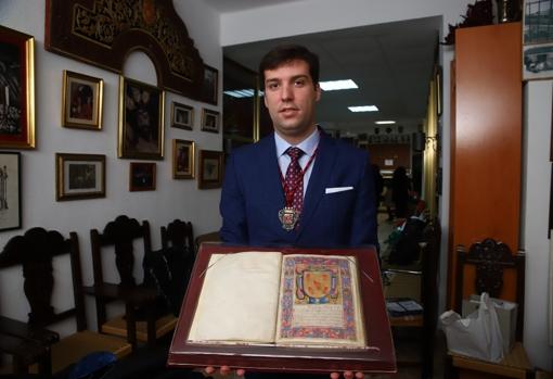 Carlos Pérez, reelegido hermano mayor de la cofradía de la Caridad