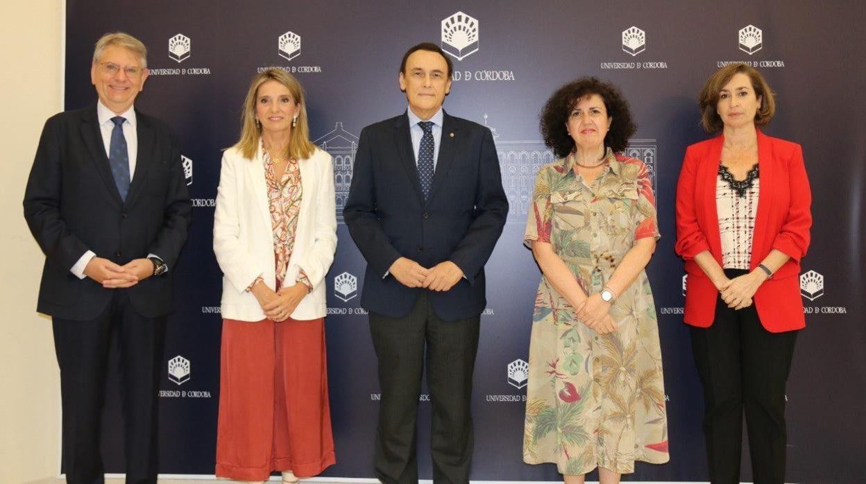 Imagen de la presentación hoy del nuevo Grado de Biotecnología de la UCO