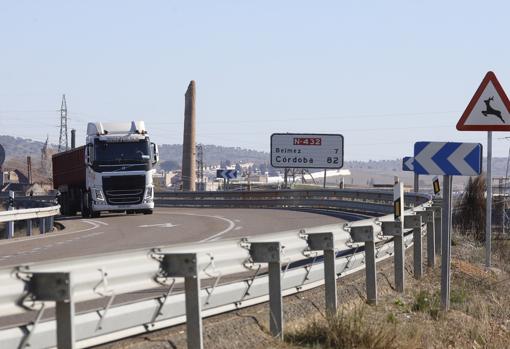 Una docena de ayuntamientos de Córdoba incumple la ley en el pago de facturas a los proveedores