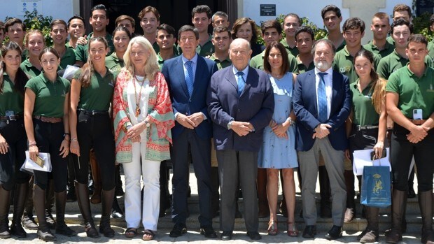 Marín apadrina la XXXIX promoción de la Real Escuela Andaluza del Arte Ecuestre