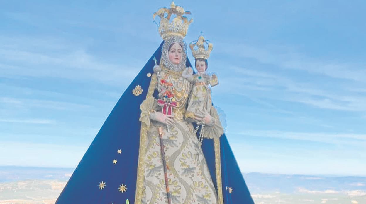 La Virgen durante la procesión