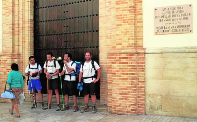Cinco peregrinos manchegos culminan la ruta avilista