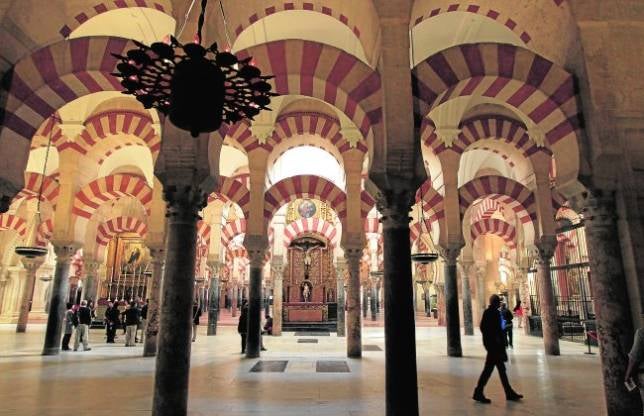 El PSOE se aleja de IU en el recurso por la inmatriculación de la Catedral
