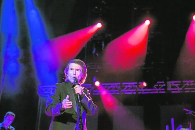 «Qué sabe nadie» lo que vibró La Axerquía con Raphael