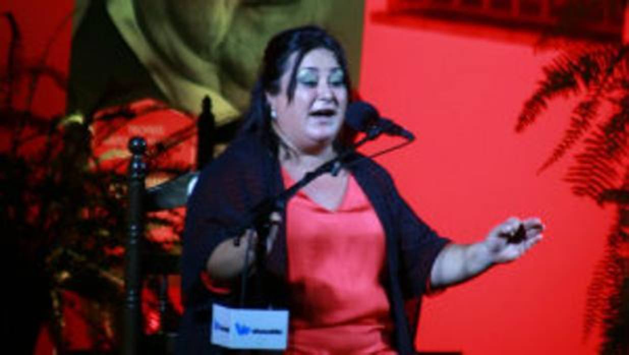 María Rosa Navarro «la Divi», en un momento de su actuación en el Concurso Antonio Mairena