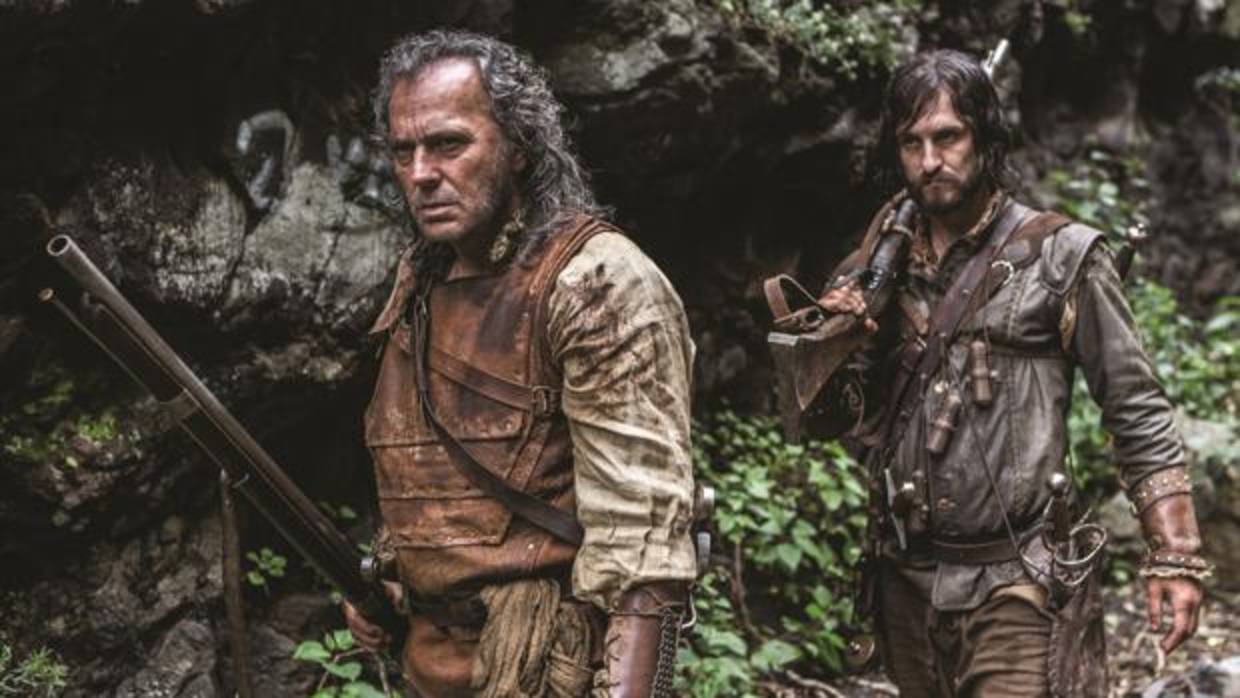 José Coronado y Raúl Arévalo en un momento de la película