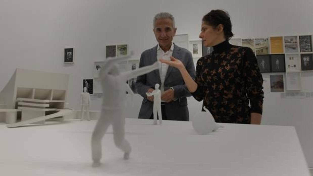 Ala Younis junto a Miguel Ángel Vázquez, frente a «Plan urbanístico para el gran Bagdad»