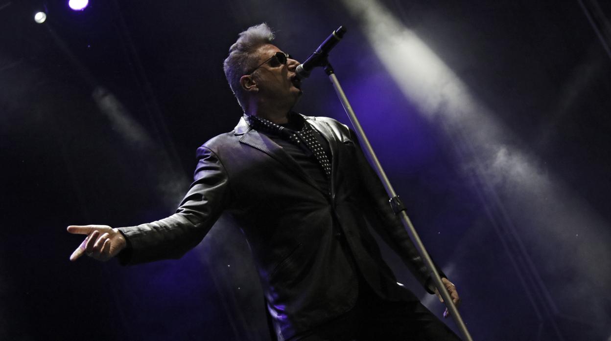 Loquillo arrancó su gira en el Auditorio Rocío Jurado
