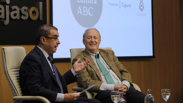 Fernando García de Cortázar: «Sevilla siempre ha sido una ciudad soñada y amada por mí»