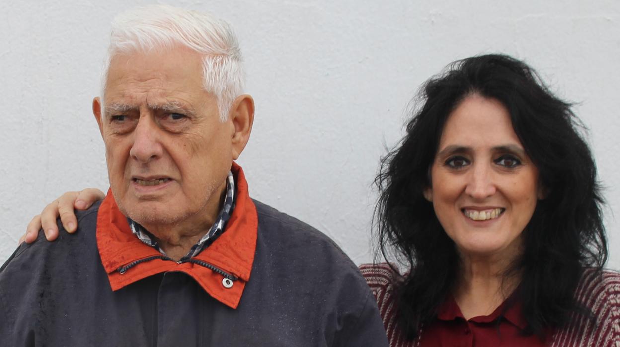 Manuel y Cristina, hermano y sobrina del añorado Jesús de la Rosa