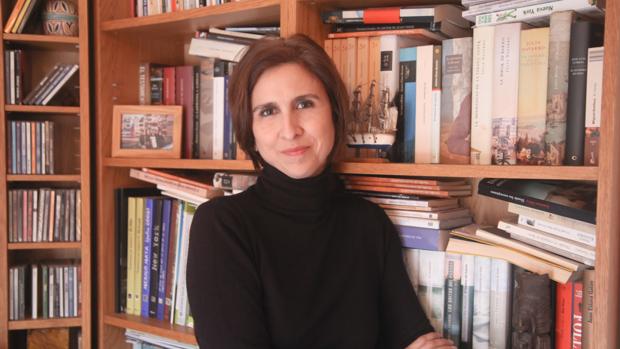 Rosario Pérez Villanueva: «Las protagonistas de mi novela tienen en común que son dos supervivientes»