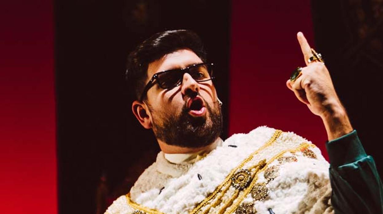 Luis Fonsi durante un concierto