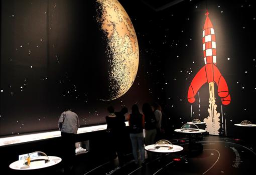 La exposición sobre el viaje a la Luna de Tintín llega este verano al CaixaForum