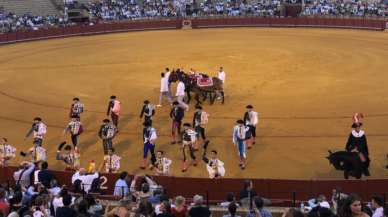 Paseíllo del primer festejo de promoción de Sevilla celebrado el pasadi 4 de julio