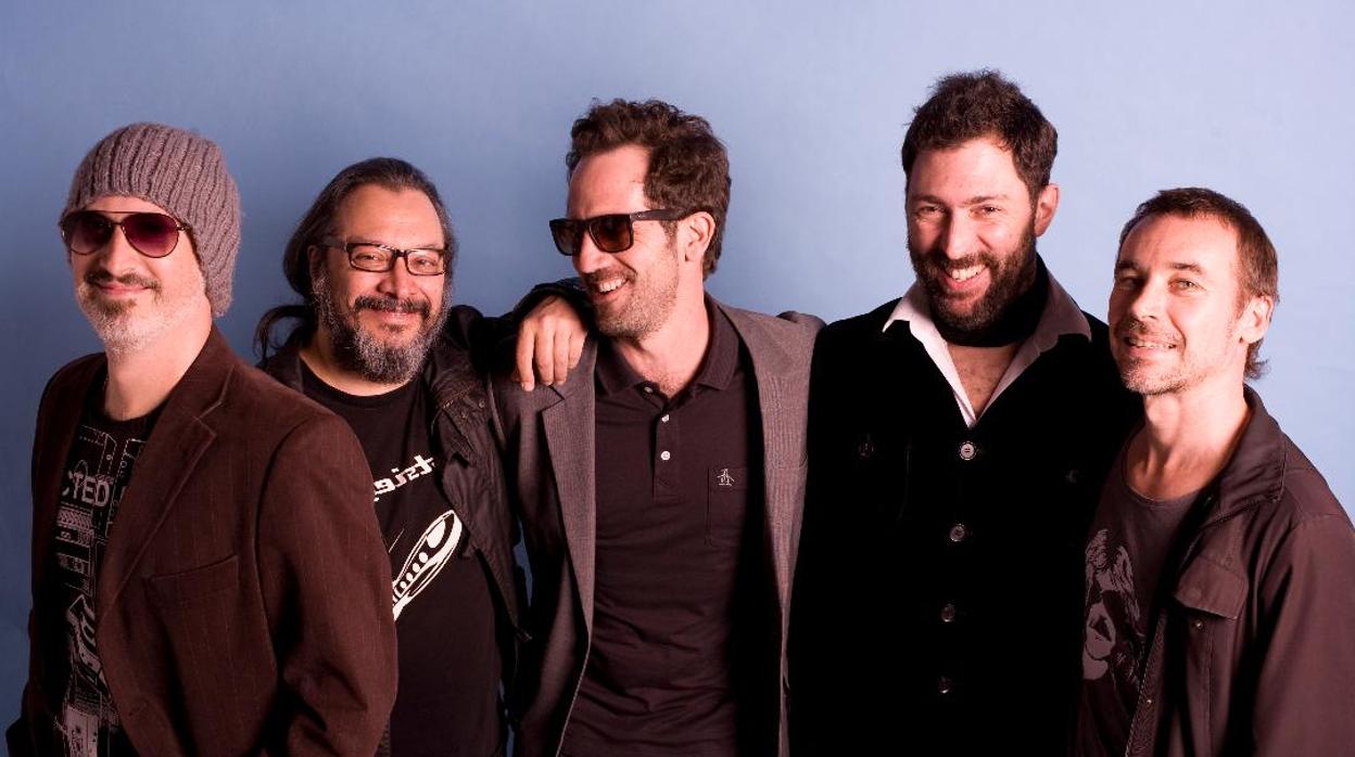 Mario Barassi, Óscar Granieri, Agustín Insausti, Sebastián Reinholz y Pablo Díez forman Súper Ratones